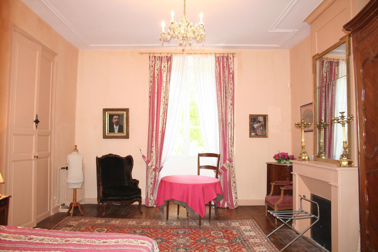 Touvre Chateau Manoir De La Leche الغرفة الصورة